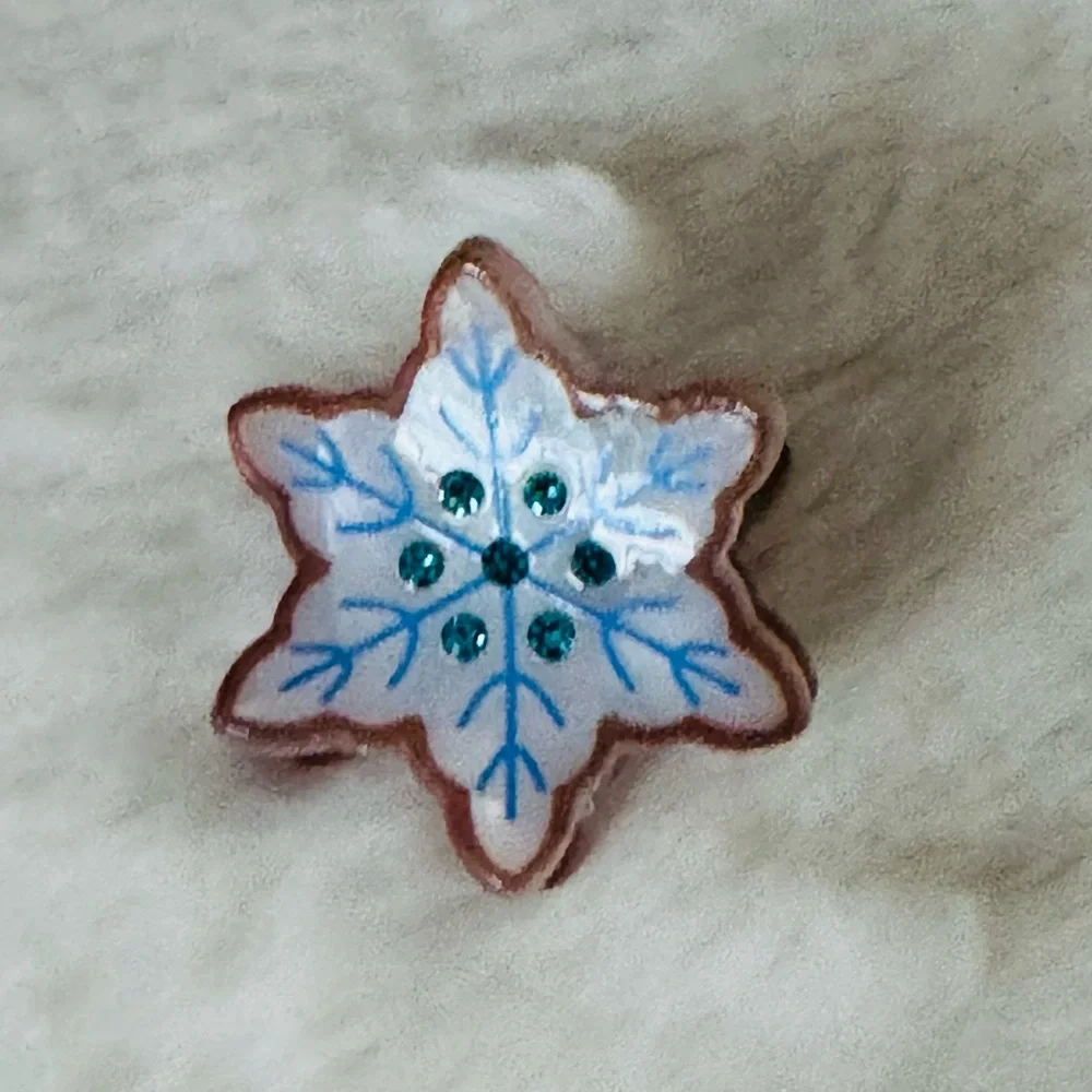 Snowflake Shaped Hair Claw Clip, Acrylic with Blue Crystal Accents
